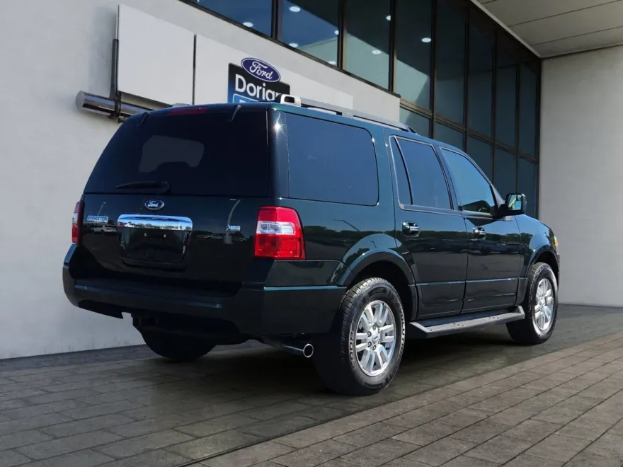 2014 Ford Expedition XLT photo 1