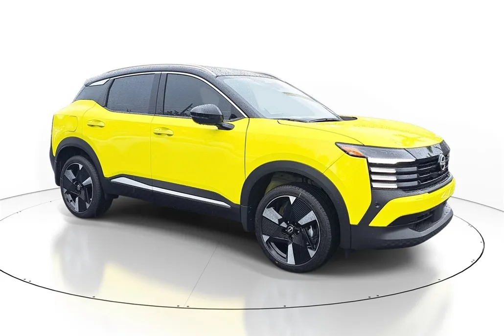 2026 Nissan Kicks SR photo 1