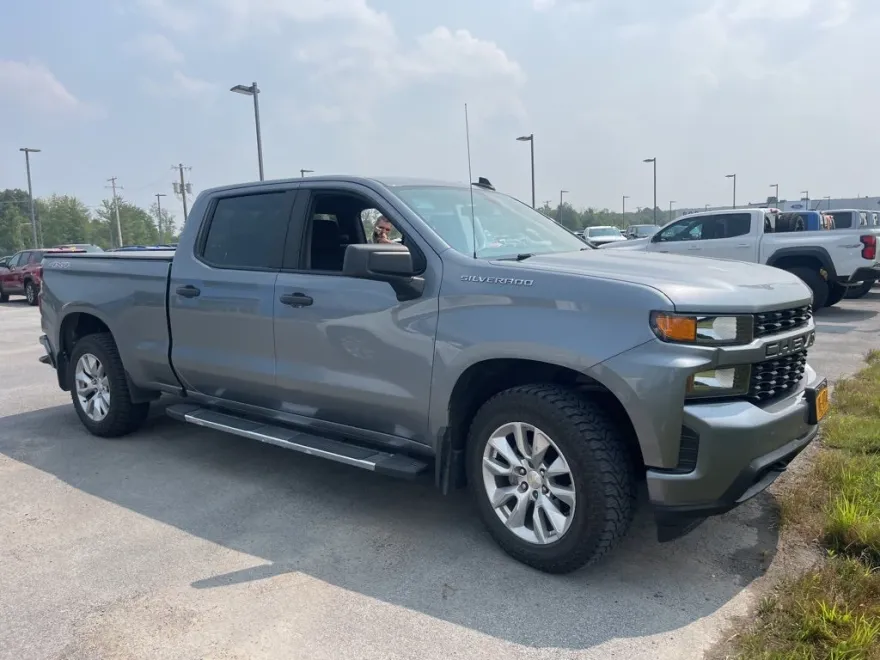 2020 Chevrolet Silverado 1500 Custom photo 1