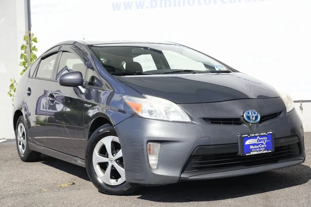 2014 Toyota Prius Two photo 1