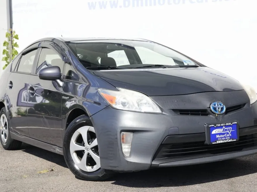2014 Toyota Prius Two photo 1