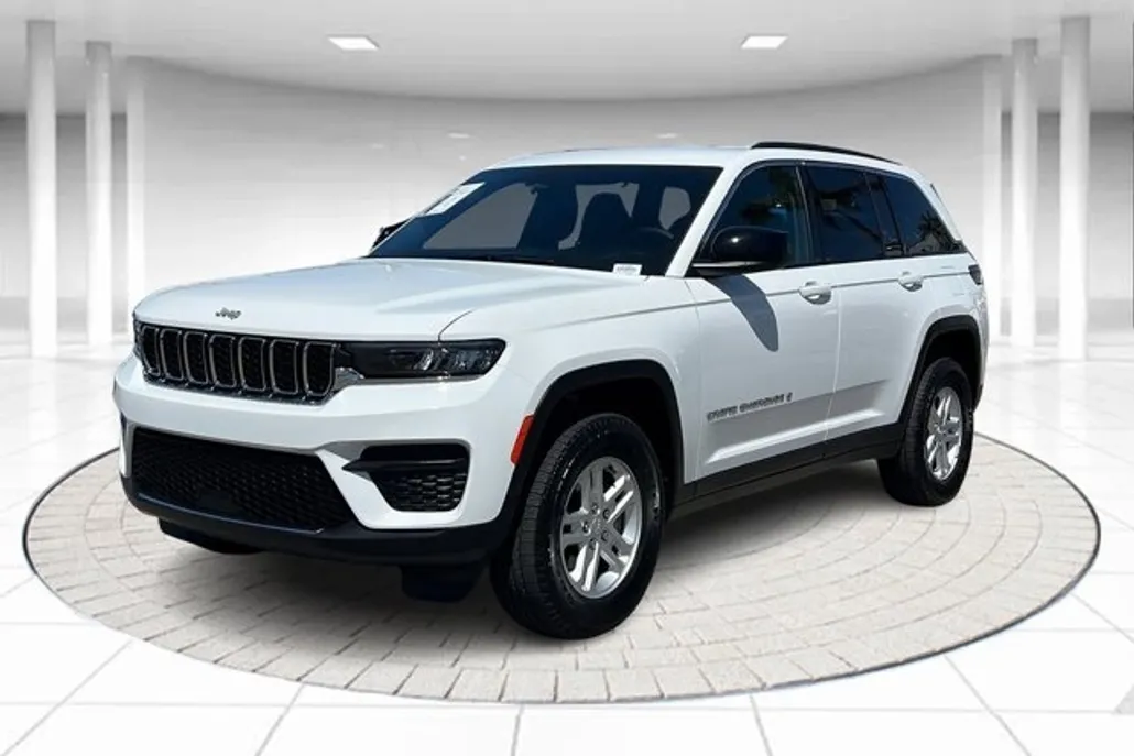 2024 Jeep Grand Cherokee Altitude photo 1