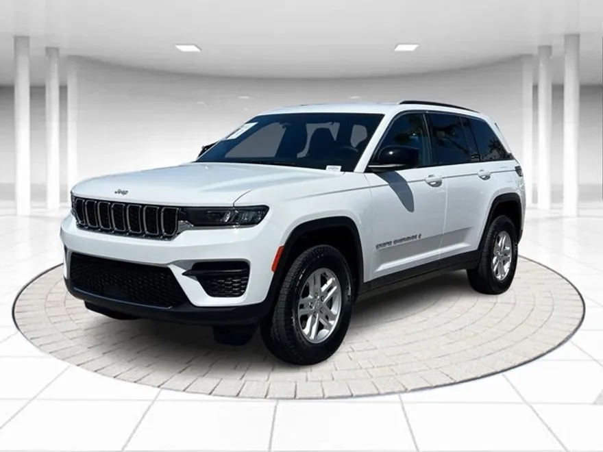 2024 Jeep Grand Cherokee Altitude photo 1