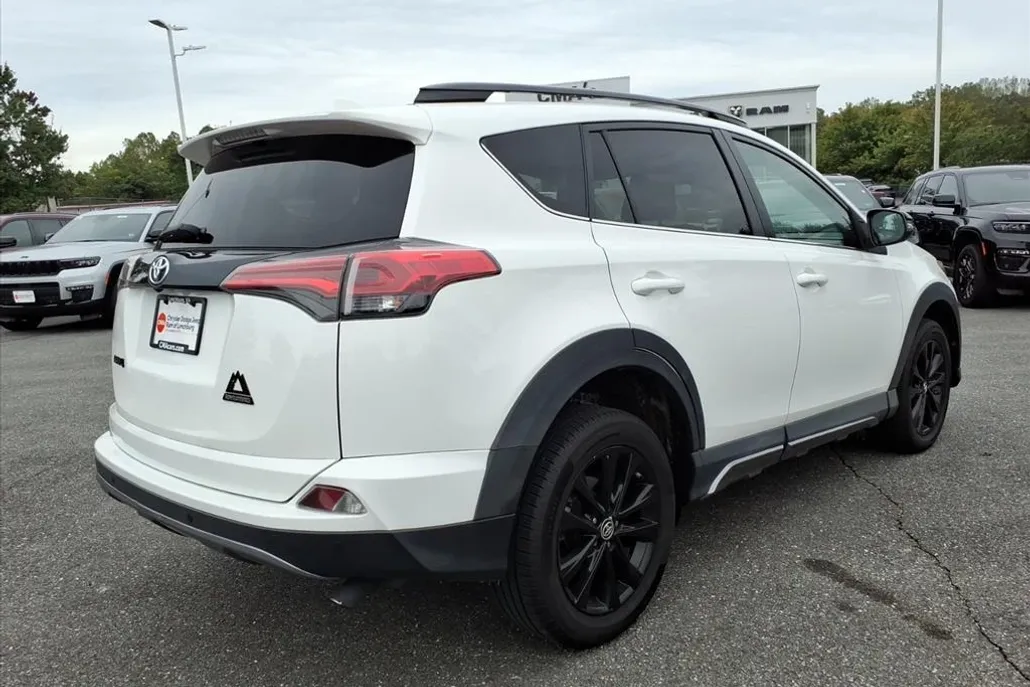 2018 Toyota RAV4 Adventure photo 1