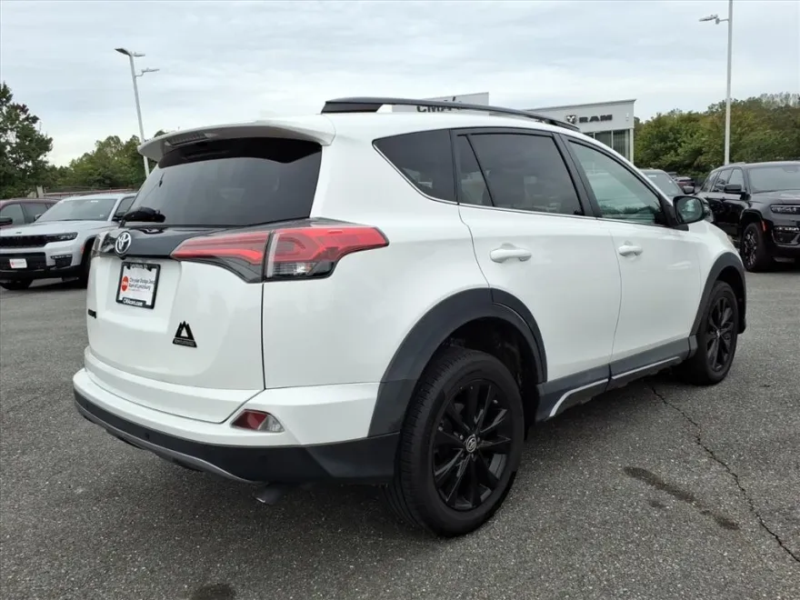 2018 Toyota RAV4 Adventure photo 1