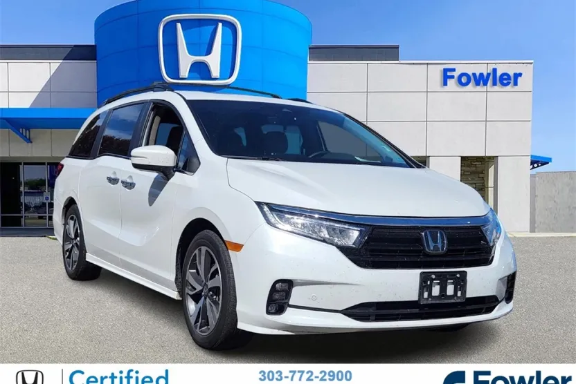 2023 Honda Odyssey Touring photo 1