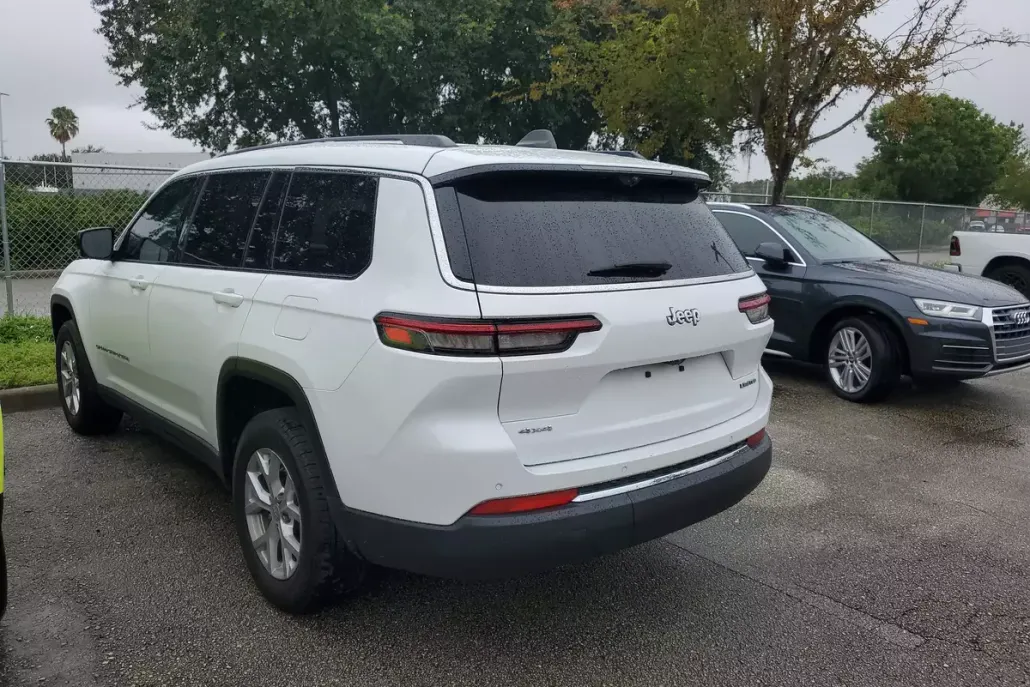 2024 Jeep Grand Cherokee Limited photo 1