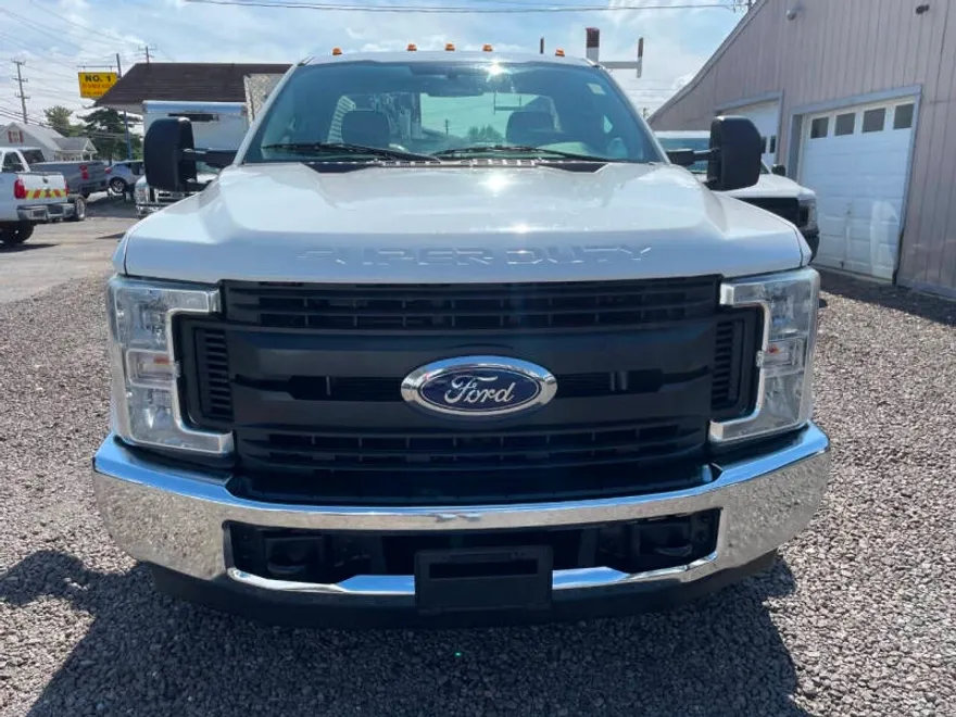 2017 Ford F-350 photo 1