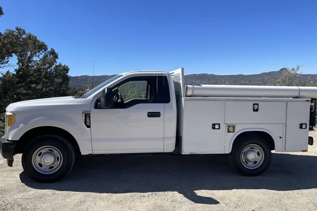 2017 Ford F-250 XL photo 1