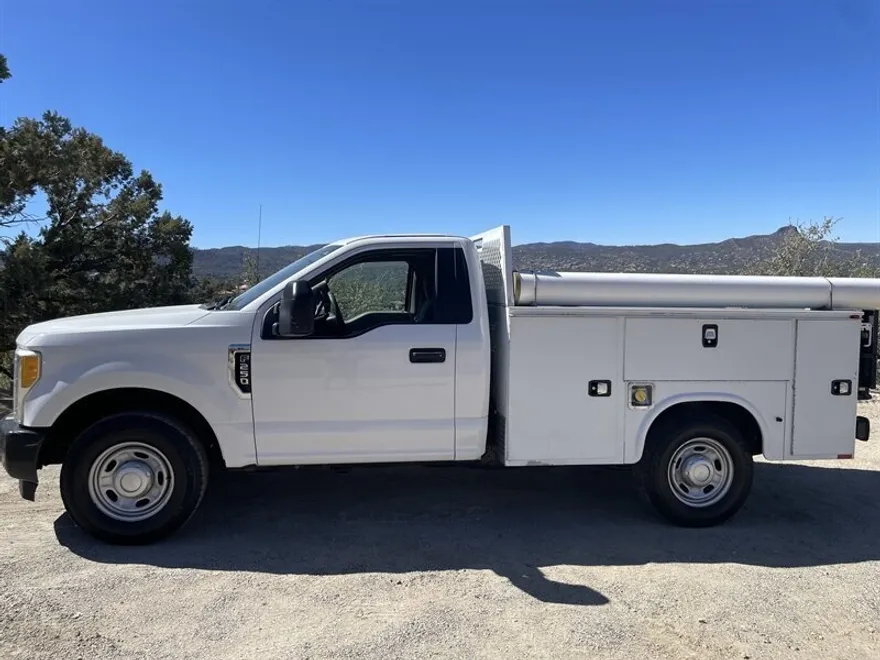 2017 Ford F-250 XL photo 1