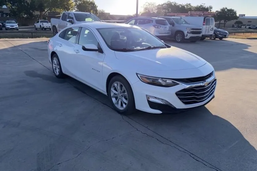 2022 Chevrolet Malibu 1LT photo 1