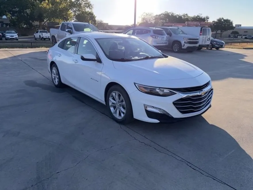 2022 Chevrolet Malibu 1LT photo 1