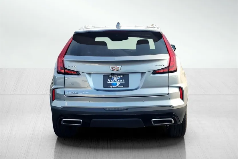 2024 Cadillac XT4 Premium Luxury photo 1