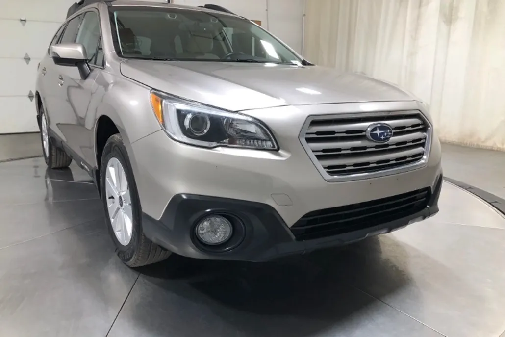 2015 Subaru Outback 2.5i Premium photo 1