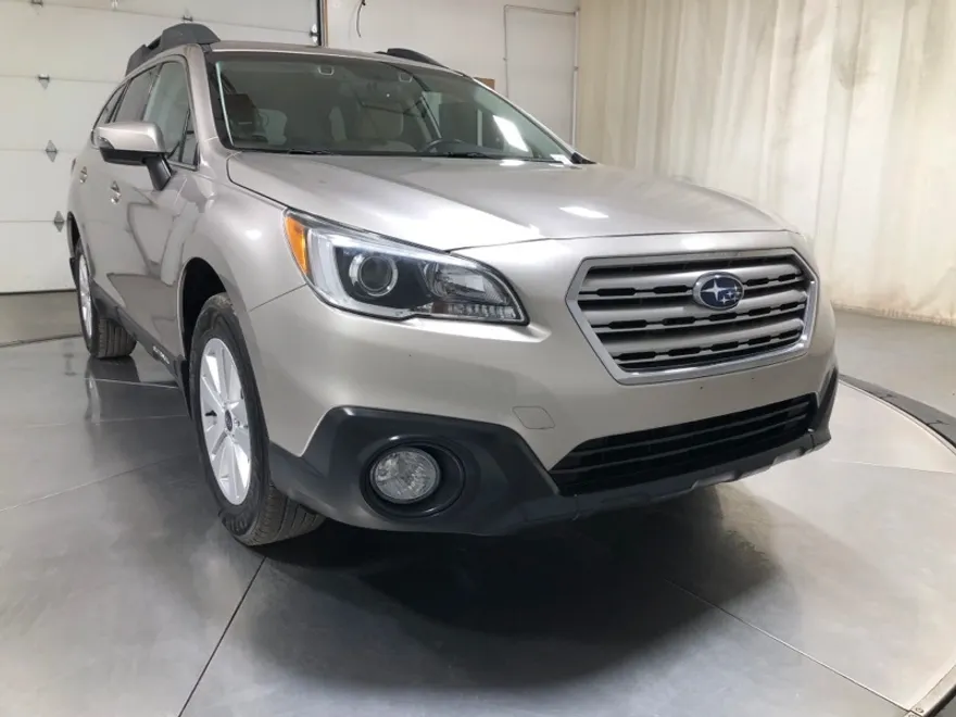 2015 Subaru Outback 2.5i Premium photo 1