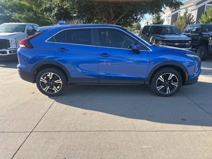 2023 Mitsubishi Eclipse Cross SE photo 1