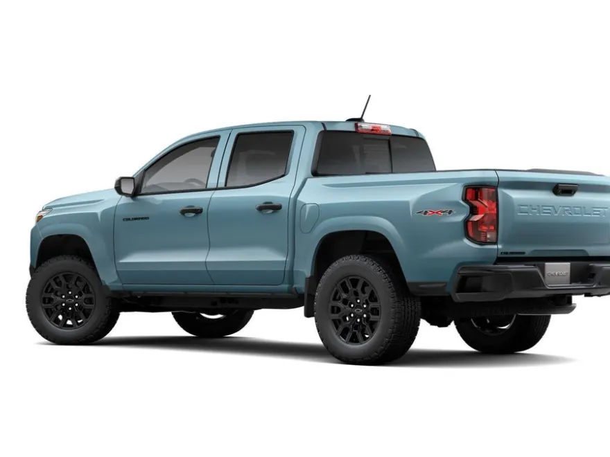 2025 Chevrolet Colorado LT photo 3