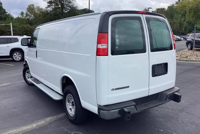 2024 Chevrolet Express Cargo 2500 photo 1