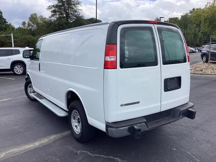 2024 Chevrolet Express Cargo 2500 photo 1