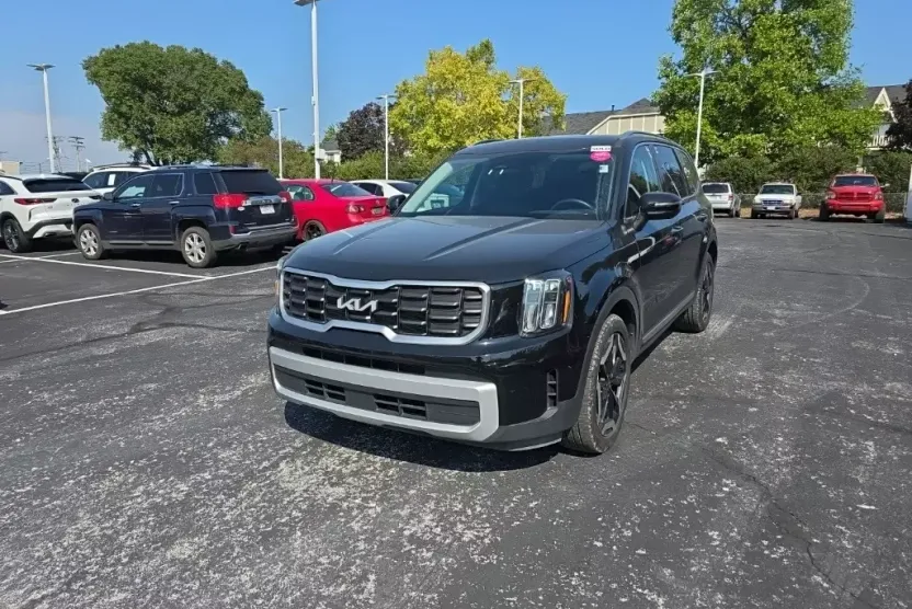 2025 Kia Telluride S photo 1