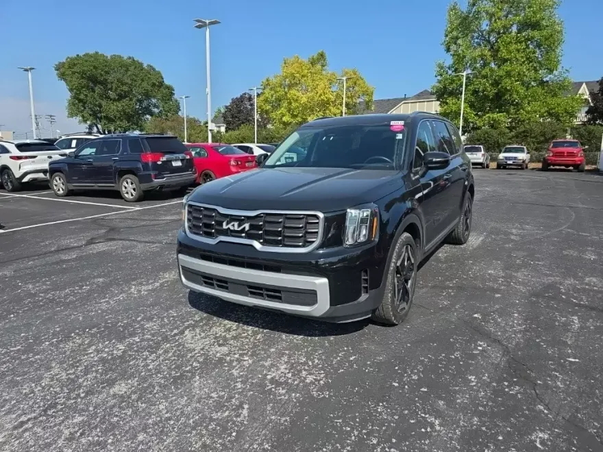 2025 Kia Telluride S photo 1
