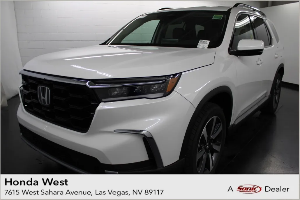 2025 Honda Pilot Touring photo 1