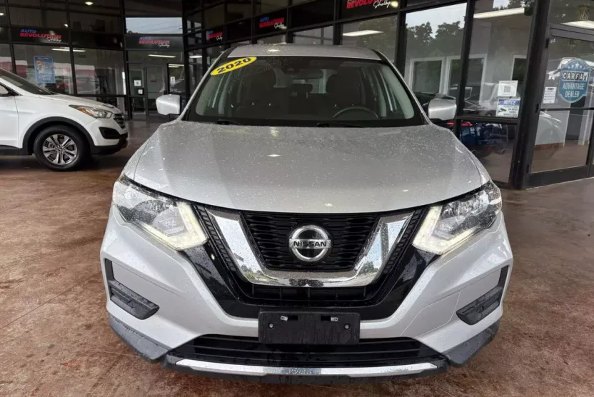 2020 Nissan Rogue photo 1
