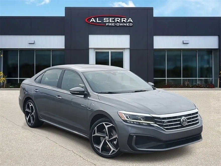 2021 Volkswagen Passat 2.0T R-Line photo 1