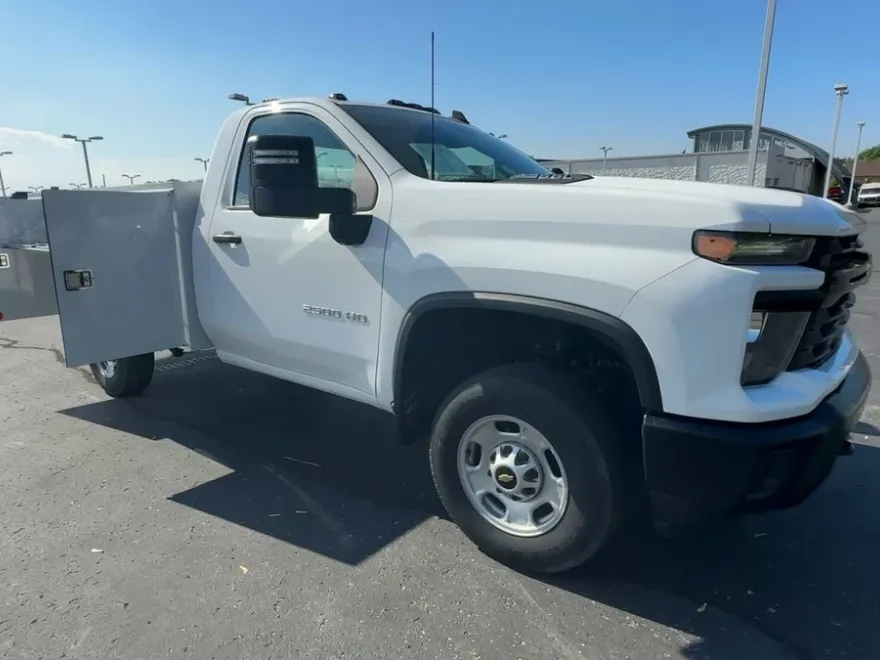 2024 Chevrolet Silverado 2500HD photo 1