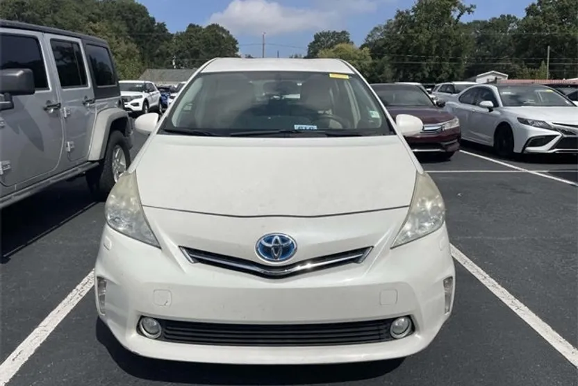2014 Toyota Prius V Five photo 1