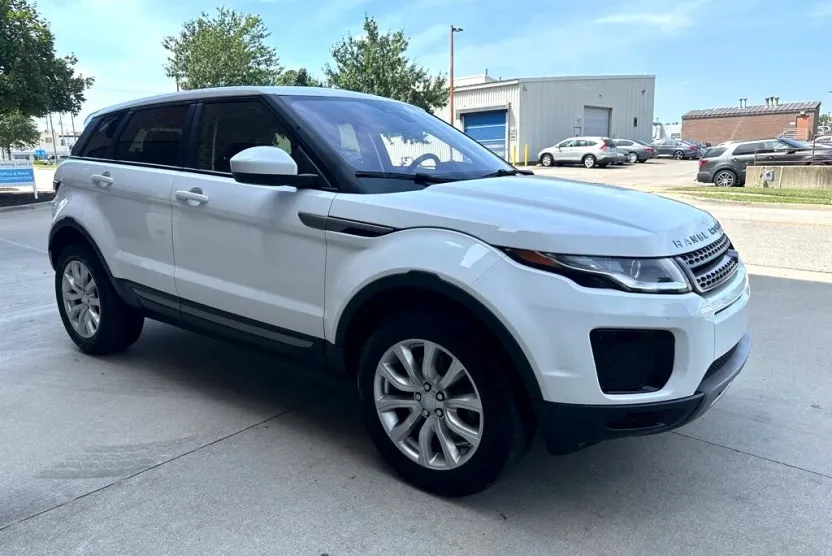 2018 Land Rover Range Rover Evoque SE photo 1