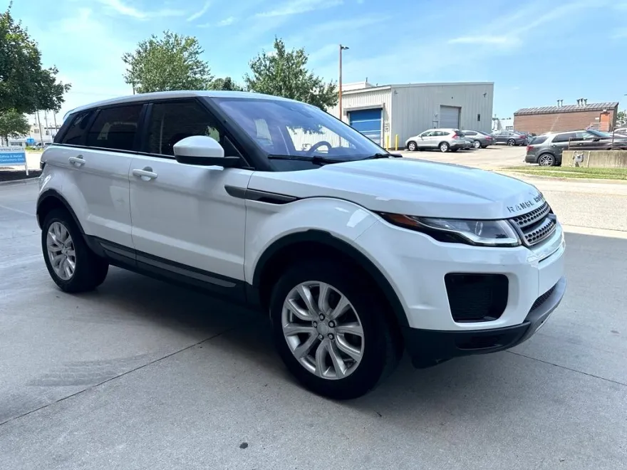 2018 Land Rover Range Rover Evoque SE photo 1