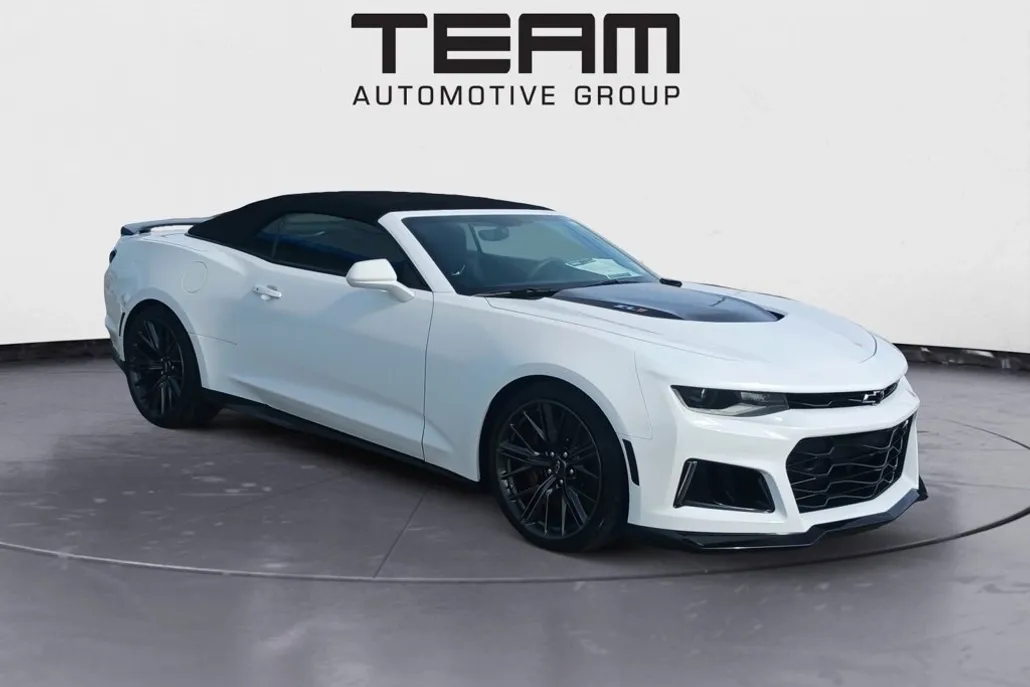 2021 Chevrolet Camaro ZL1 photo 1