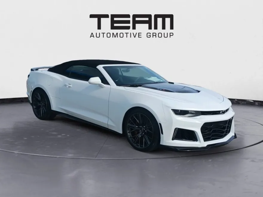 2021 Chevrolet Camaro ZL1 photo 1