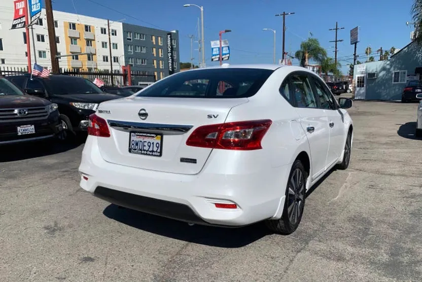 2019 Nissan Sentra SV photo 1