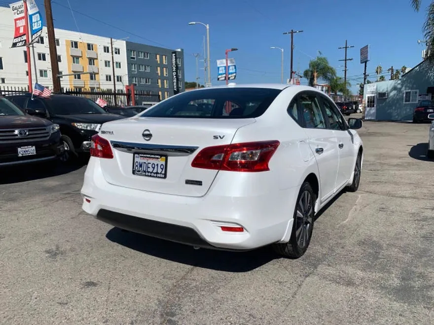 2019 Nissan Sentra SV photo 1