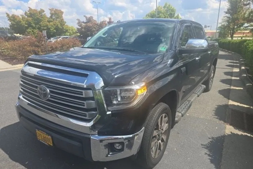 2018 Toyota Tundra Limited CrewMax photo 1
