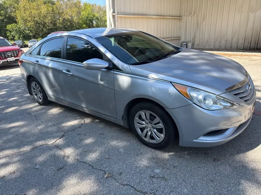 2012 Hyundai Sonata GLS photo 1