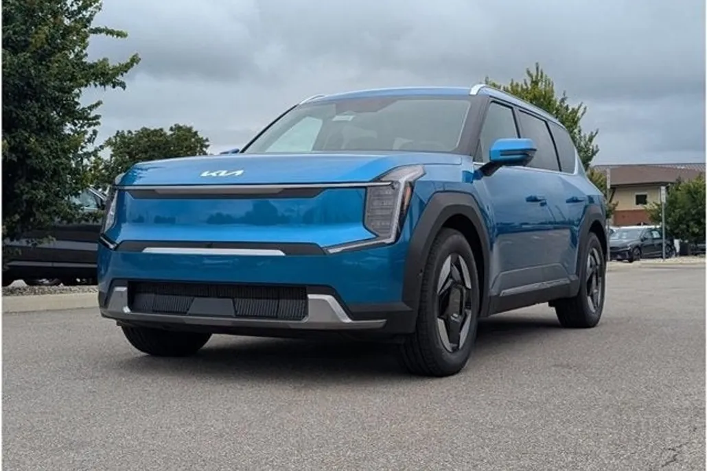 2026 Kia EV9 Wind photo 1
