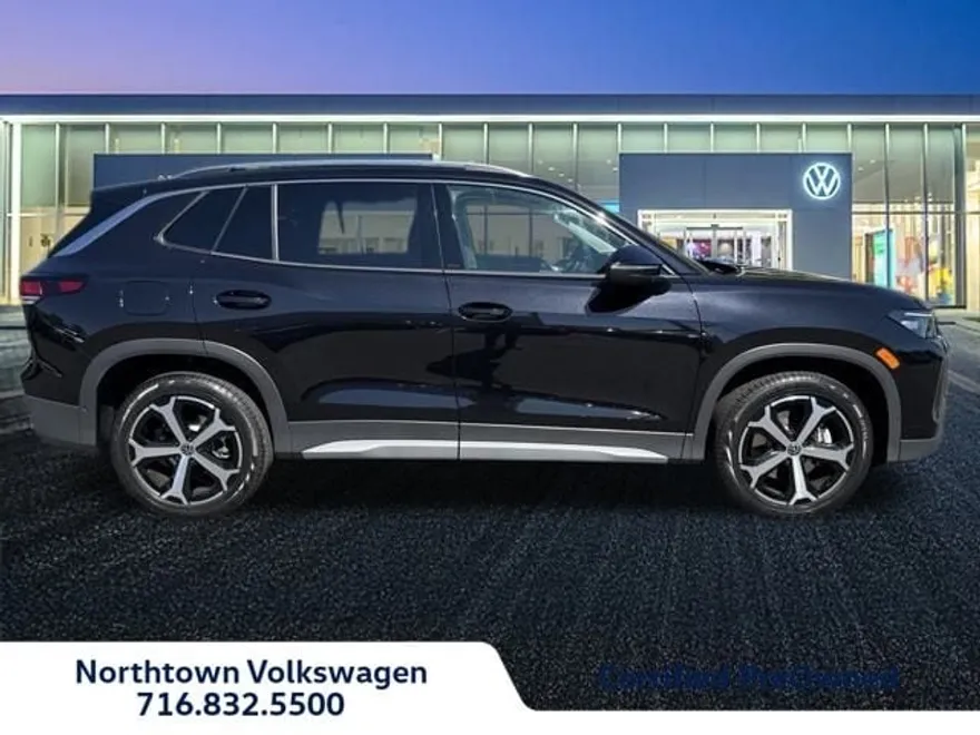 2025 Volkswagen Tiguan SE photo 1