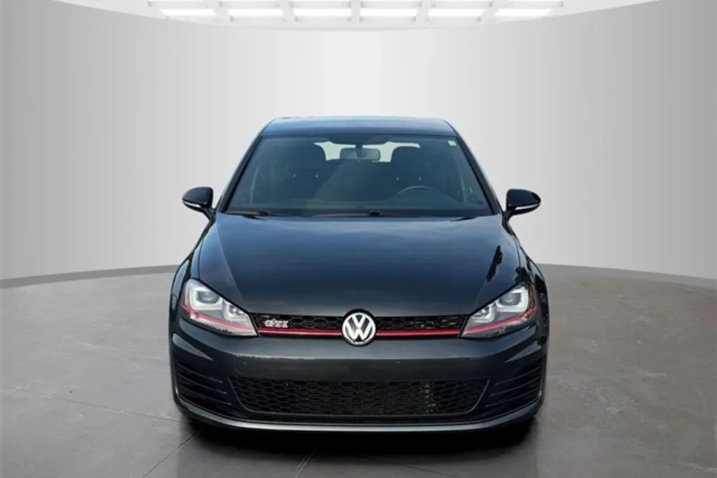 2017 Volkswagen Golf GTI Sport photo 1