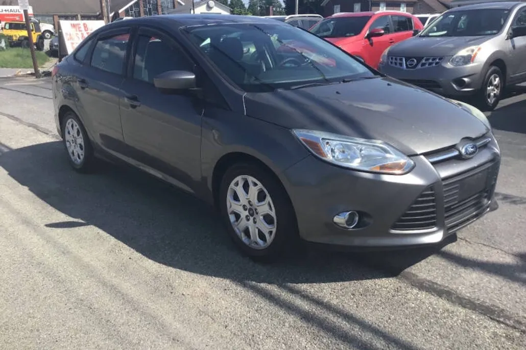2012 Ford Focus SE photo 1