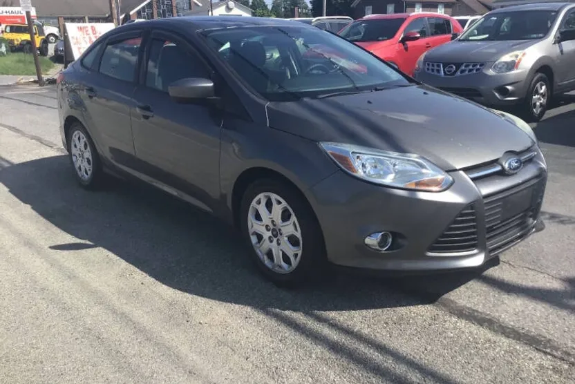 2012 Ford Focus SE photo 1