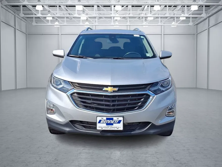 2020 Chevrolet Equinox LT photo 1