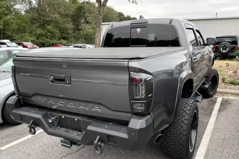 2021 Toyota Tacoma 4x4 SR5 photo 1