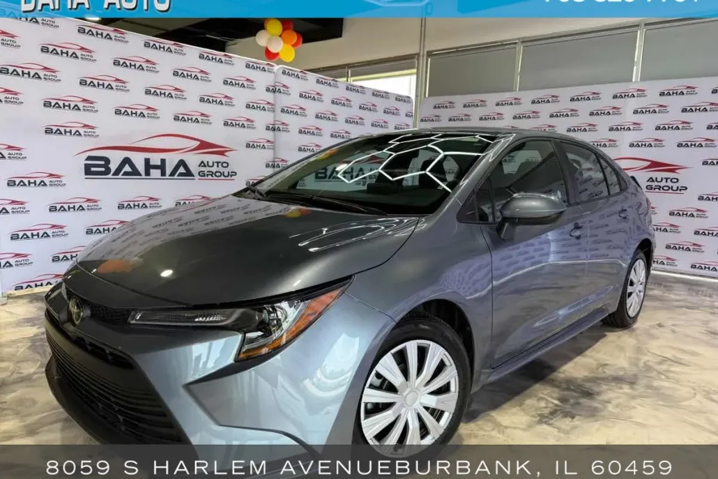 2025 Toyota Corolla LE photo 1