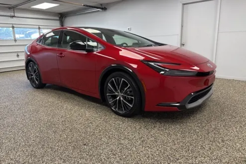 2024 Toyota Prius XLE photo 3