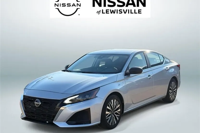 2024 Nissan Altima 2.5 SV photo 1