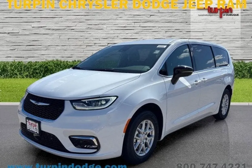2025 Chrysler Pacifica photo 1