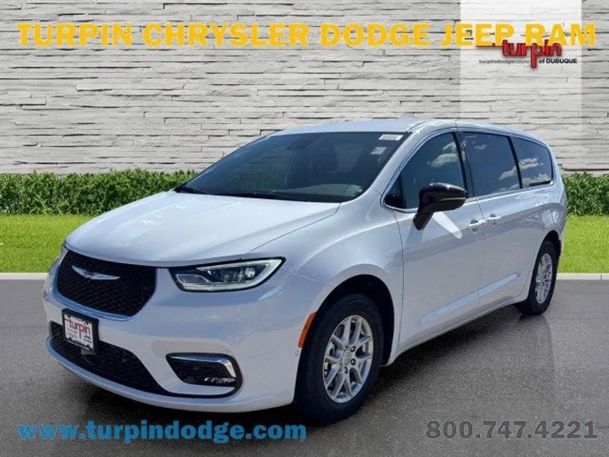 2025 Chrysler Pacifica photo 1